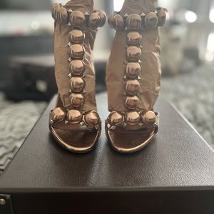 Beautiful Alaia sandals